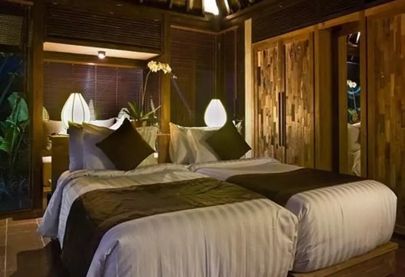 Отель Komea Villa