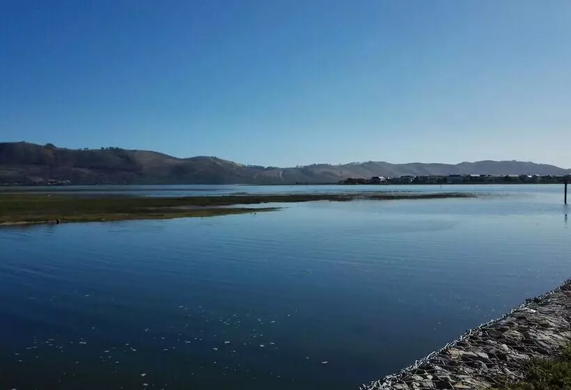 בית מלון כפרי Premier Resort The Moorings, Knysna