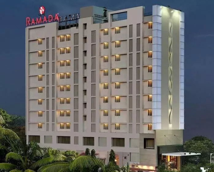 호텔 Ramada Ahmedabad