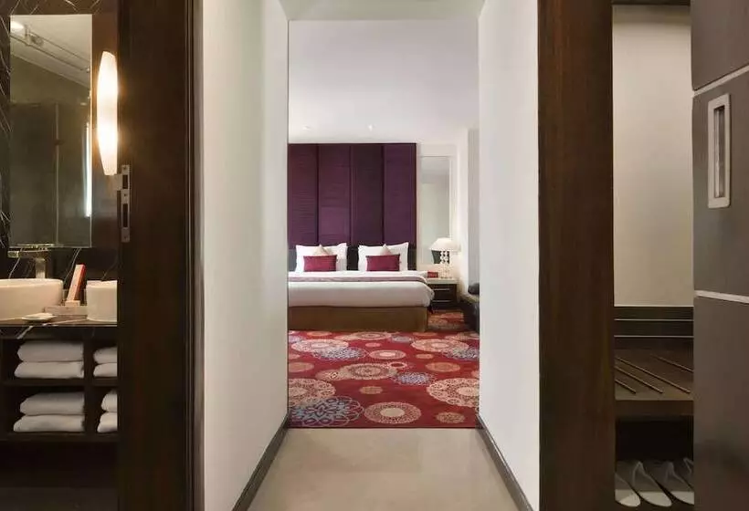 호텔 Ramada Ahmedabad