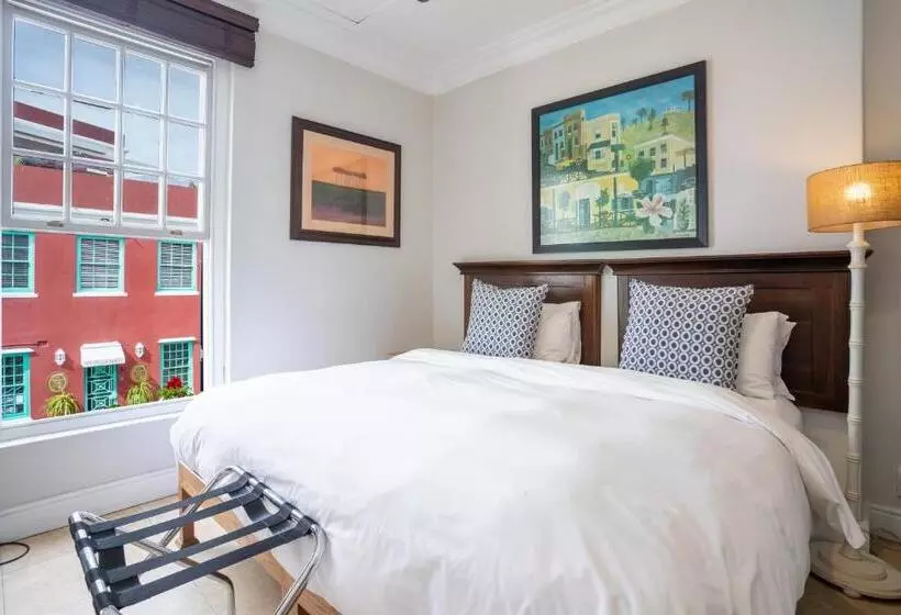 酒店 The Charles Cafe & Guesthouse