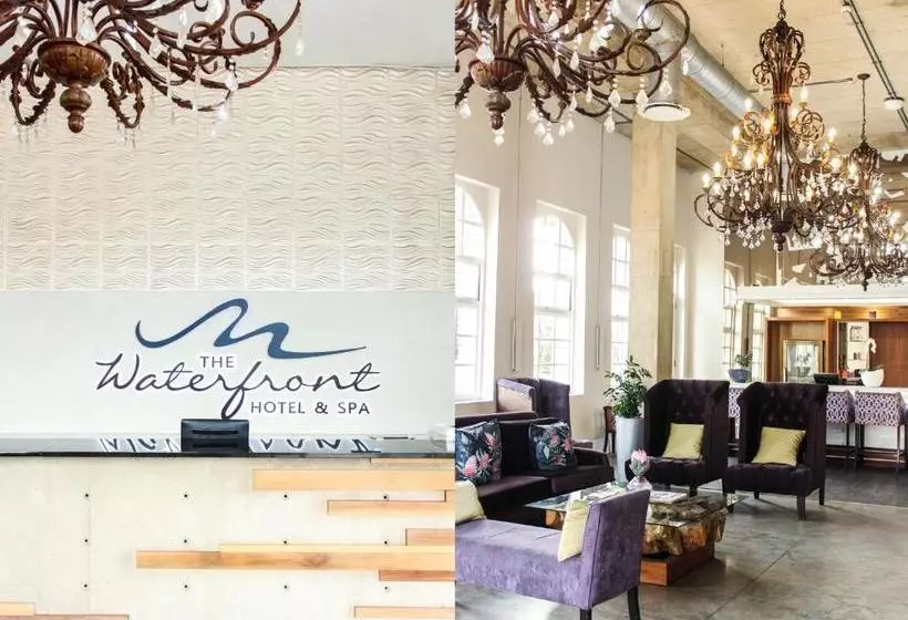 ホテル The Waterfront  & Spa By Misty Blue S