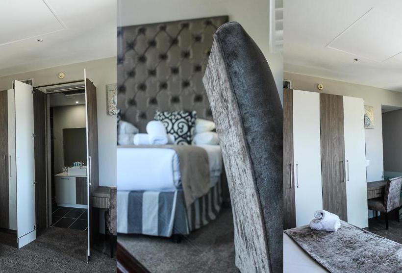 בית מלון כפרי The Waterfront  & Spa By Misty Blue S