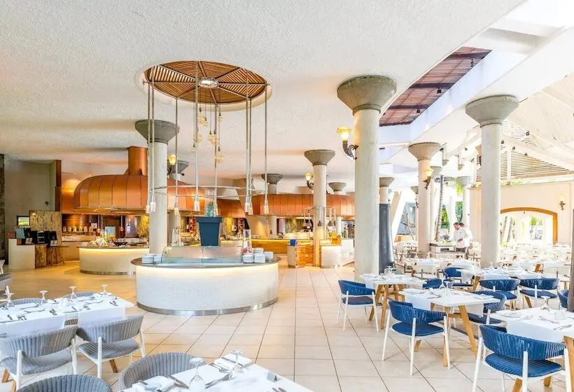هتل Victoria Beachcomber Resort & Spa