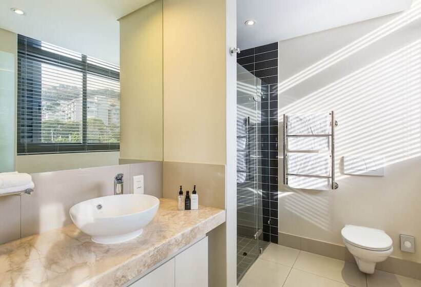 Lawhill Luxury Apartments   V & A Waterfront