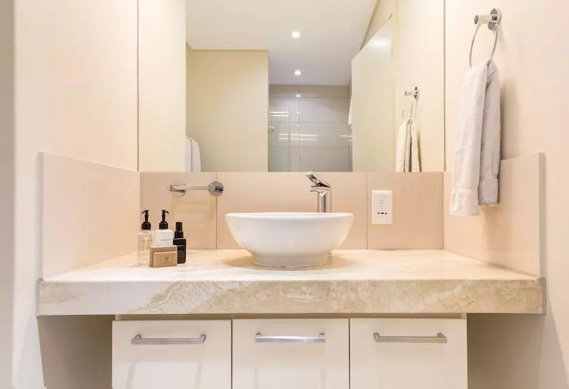 Lawhill Luxury Apartments   V & A Waterfront