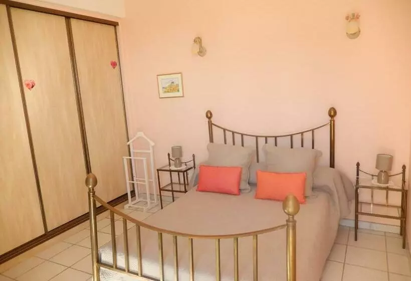Aamiaismajoitus (B&B) Maison Oxalys