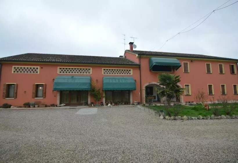 ホテル Agriturismo I Marzemini