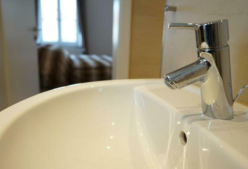 בית מלון כפרי Mara Restaurant &