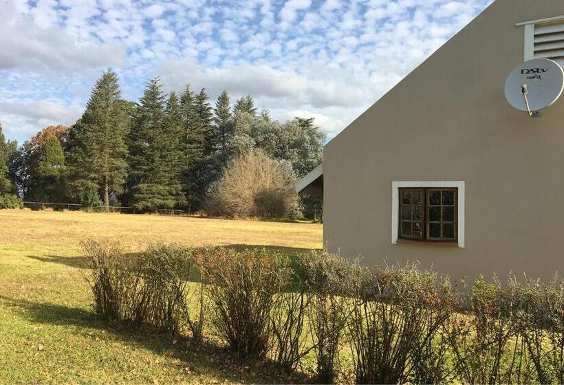 Отель Wild Hare Cottages