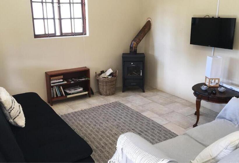 Отель Wild Hare Cottages