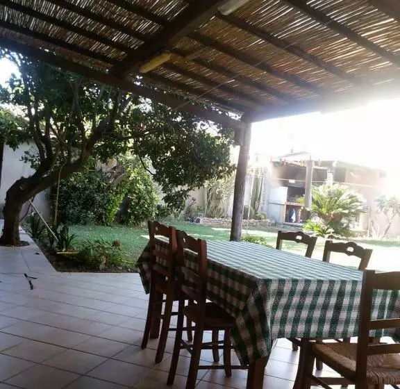 ユースホステル La Casa Rossa