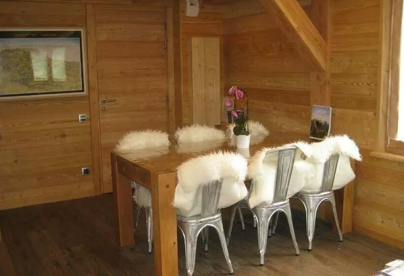 Aamiaismajoitus (B&B) Chambres D Hôtes La Vercouline