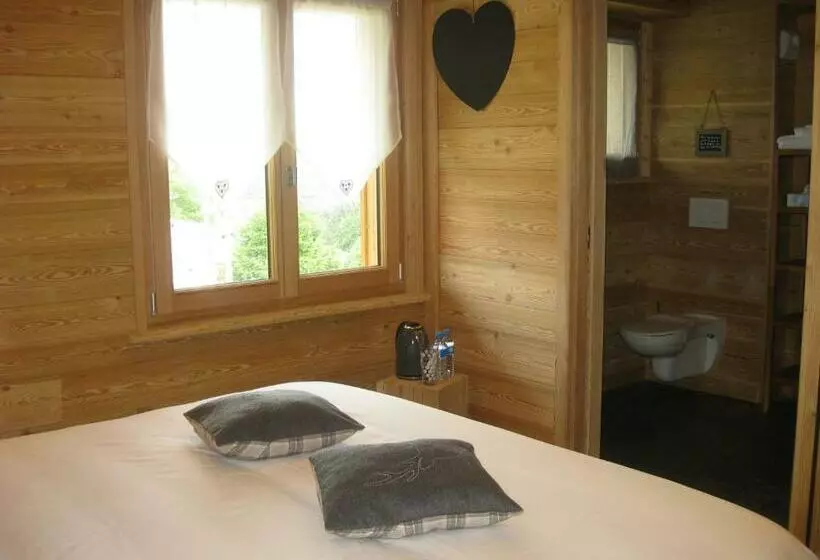 Aamiaismajoitus (B&B) Chambres D Hôtes La Vercouline