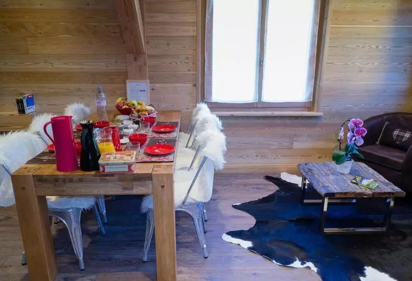 Aamiaismajoitus (B&B) Chambres D Hôtes La Vercouline