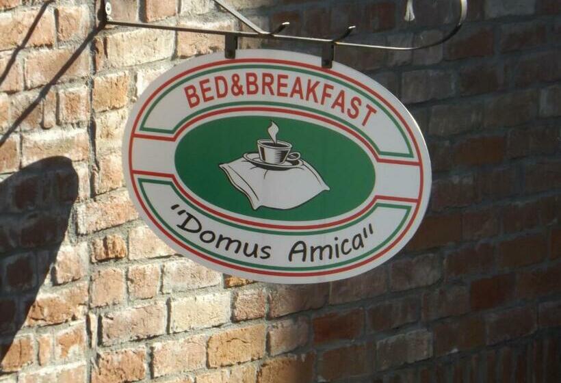 ベッドアンドブレックファースト Domus Amica
