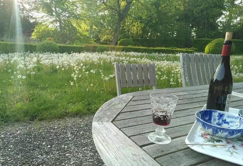 Aamiaismajoitus (B&B) La Taille De Biou