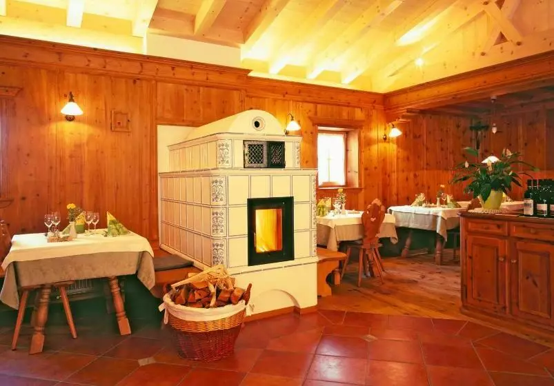 ホテル Gasthof Weisses Kreuz