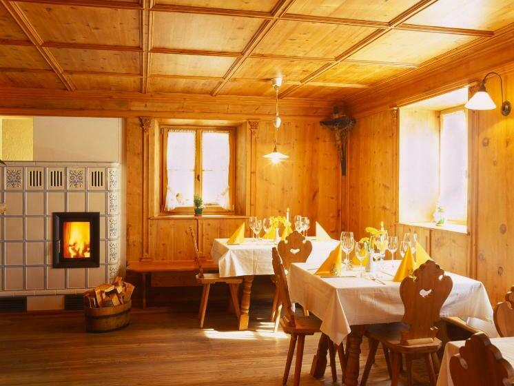 Отель Gasthof Weisses Kreuz