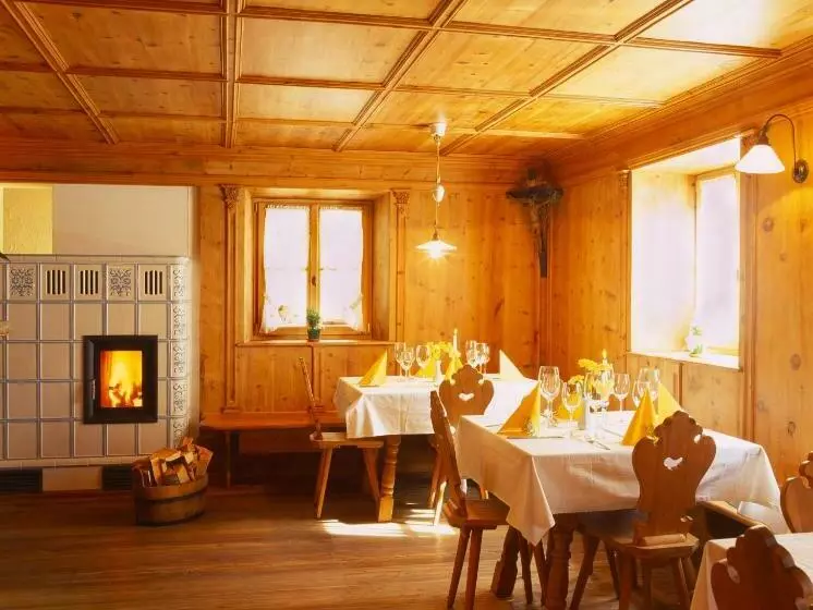ホテル Gasthof Weisses Kreuz
