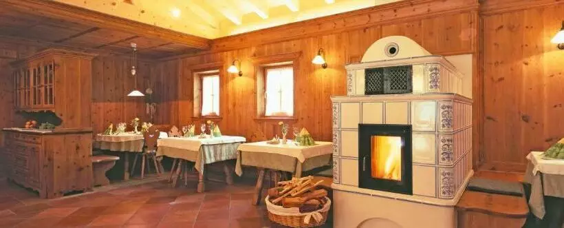 ホテル Gasthof Weisses Kreuz