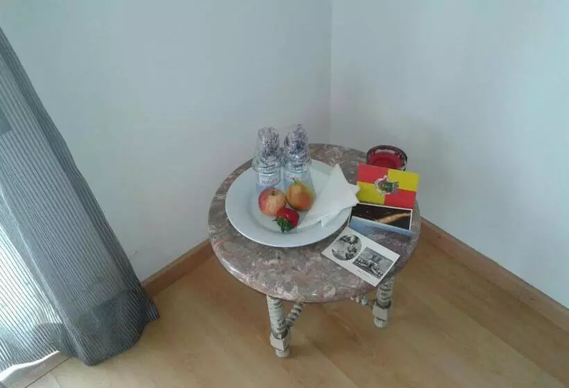Majatalo Ricky Guesthouse