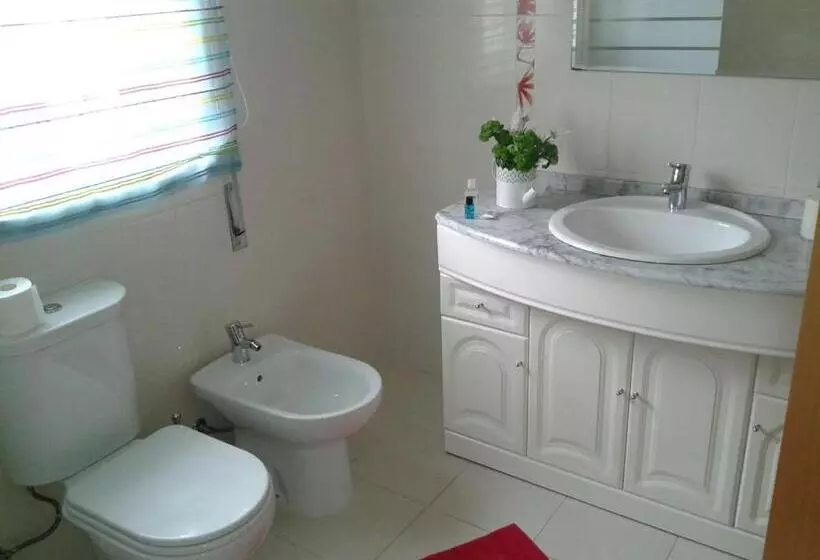 Majatalo Ricky Guesthouse
