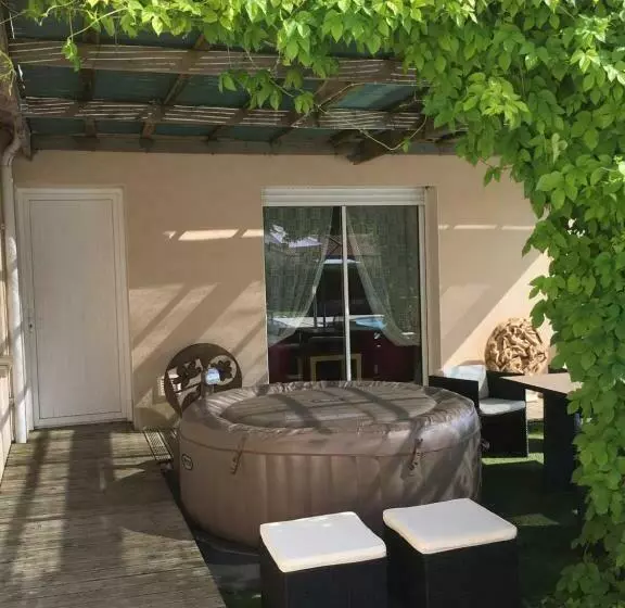 Aamiaismajoitus (B&B) La Chambre Des Amis