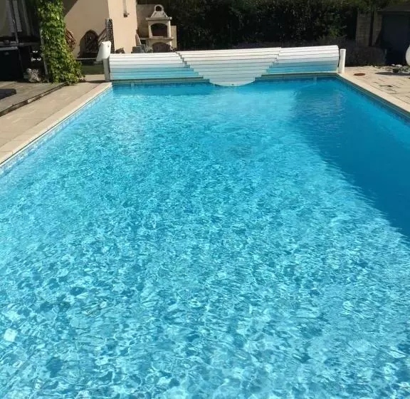 Aamiaismajoitus (B&B) La Chambre Des Amis