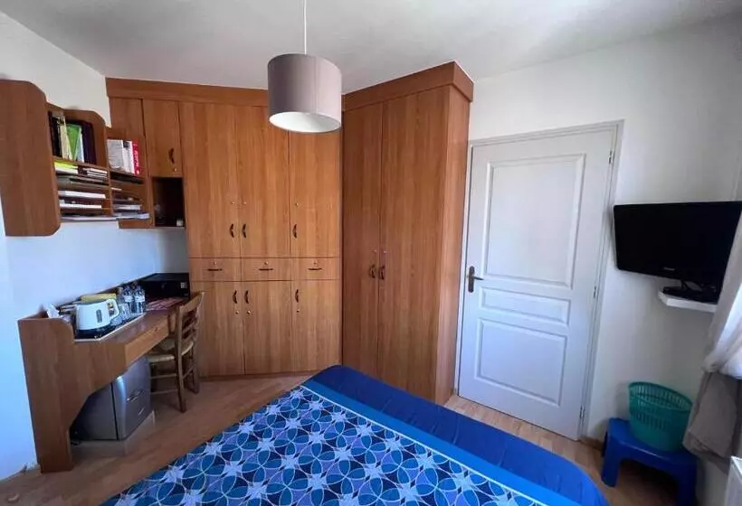 Aamiaismajoitus (B&B) La Chambre Des Amis