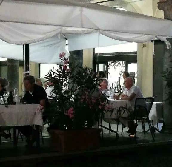 Majatalo La Via Per Milano