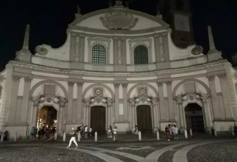 Majatalo La Via Per Milano