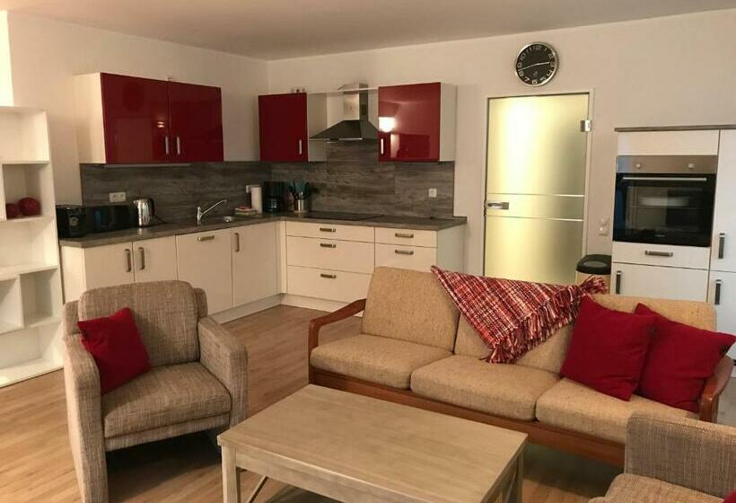 膳宿费 Ruhige Souterrainwohnung