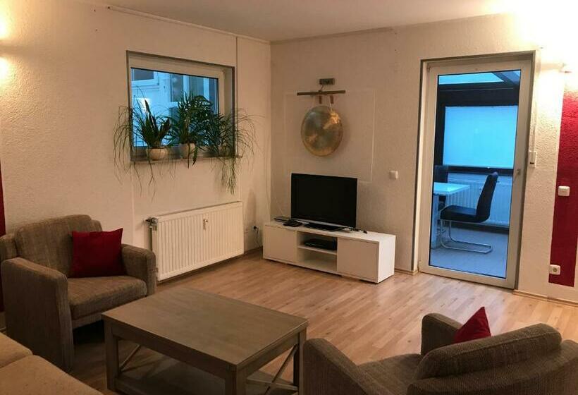 膳宿费 Ruhige Souterrainwohnung