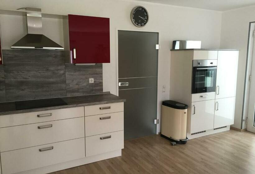 膳宿费 Ruhige Souterrainwohnung