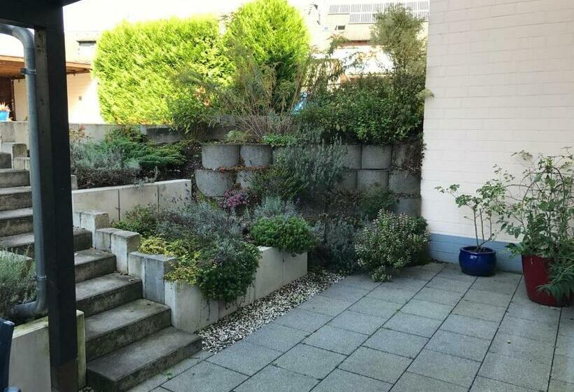 膳宿费 Ruhige Souterrainwohnung