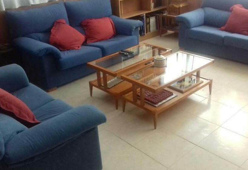 هاستل Residencia Diego Martinez