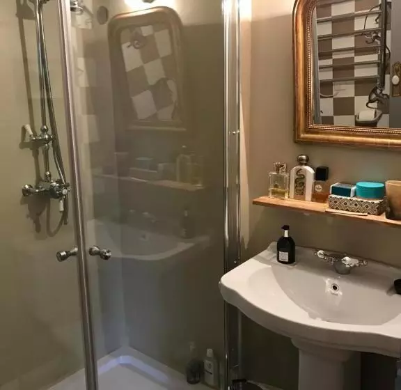 Aamiaismajoitus (B&B) L Aile Du Chateau