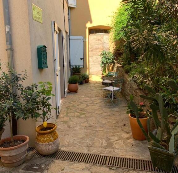 Bed and Breakfast L Aile Du Chateau