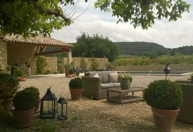 تختخواب و صبحانه Mas Du Vieux Tilleul