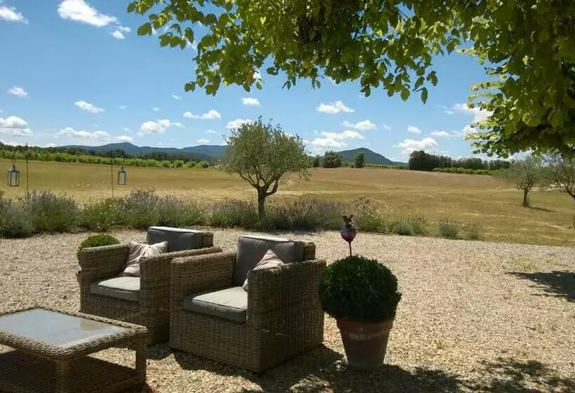 تختخواب و صبحانه Mas Du Vieux Tilleul