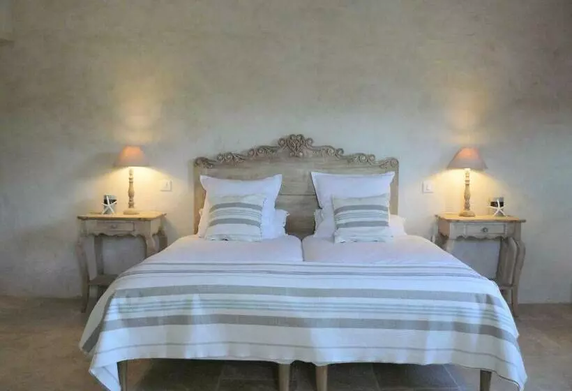 تختخواب و صبحانه Mas Du Vieux Tilleul