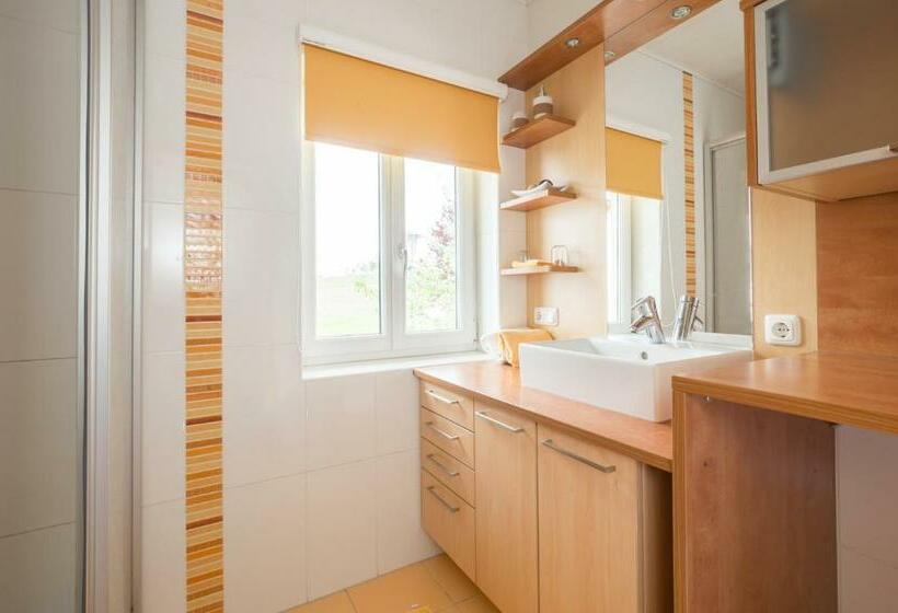 Отель Ferienhof Neundlinger