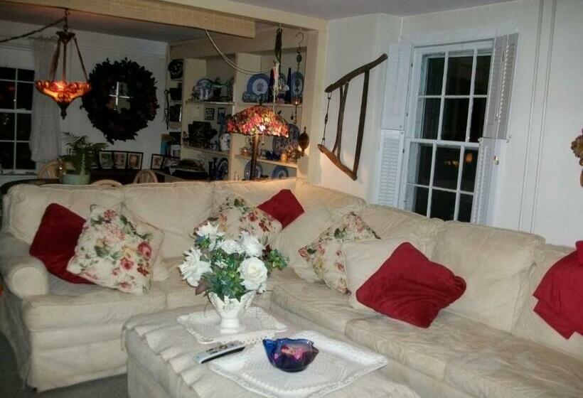 مبيت وإفطار A Meadow House