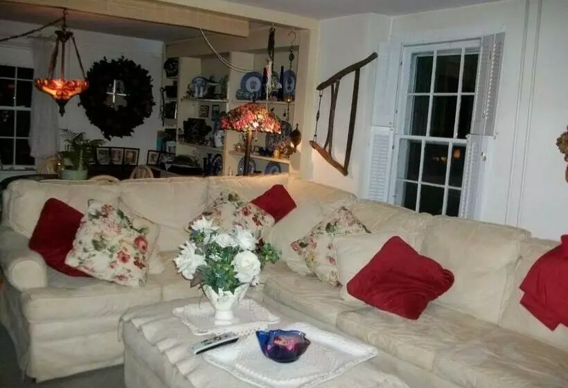 Aamiaismajoitus (B&B) A Meadow House