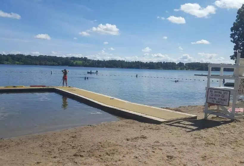 Aamiaismajoitus (B&B) A Meadow House