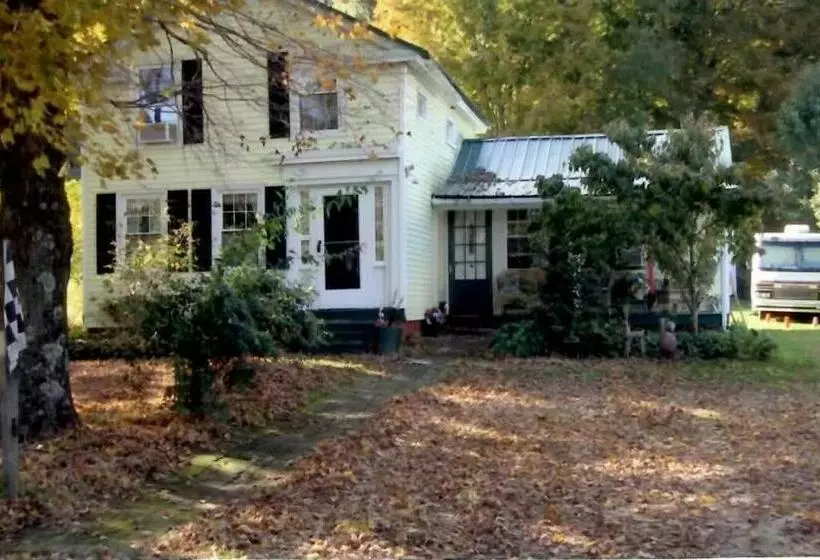 Aamiaismajoitus (B&B) A Meadow House