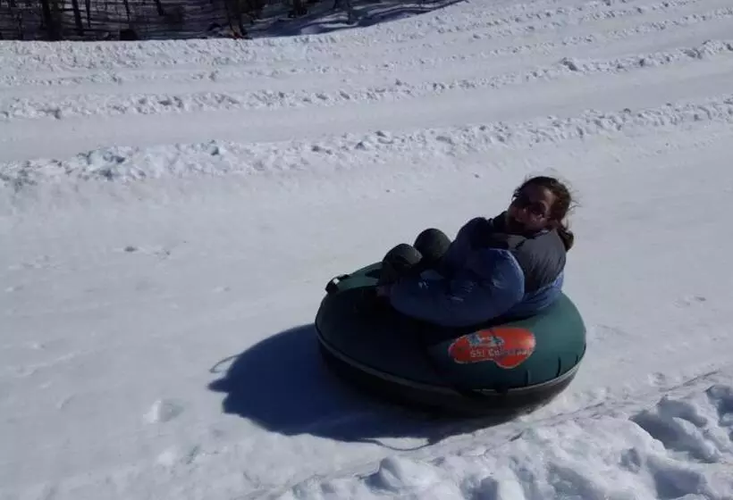 Aamiaismajoitus (B&B) A Meadow House