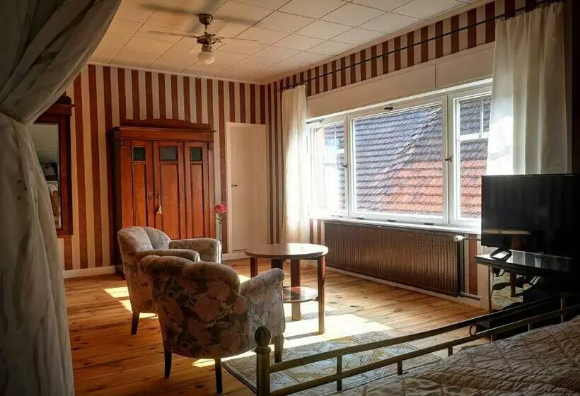 Aamiaismajoitus (B&B) Am Lindenplatz