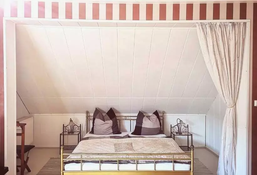 Aamiaismajoitus (B&B) Am Lindenplatz